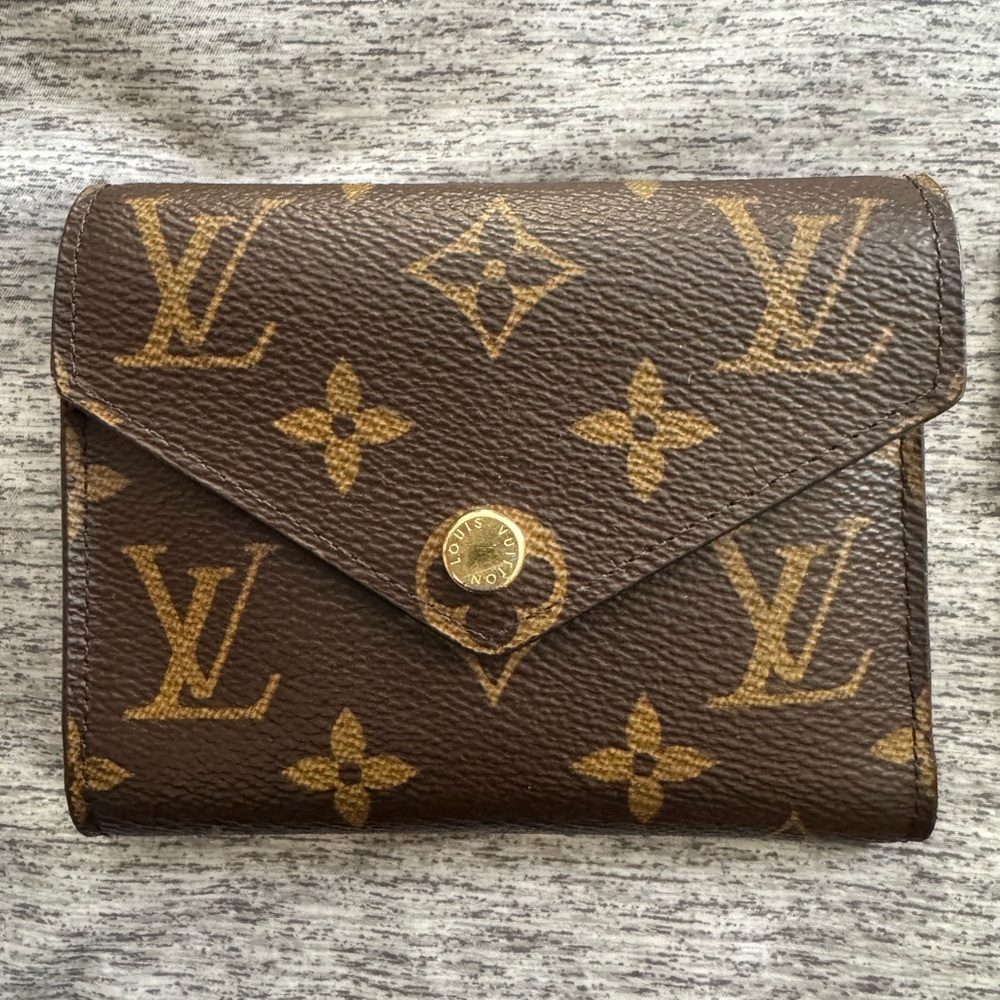Louis Vuitton Victorine Wallet - M62472